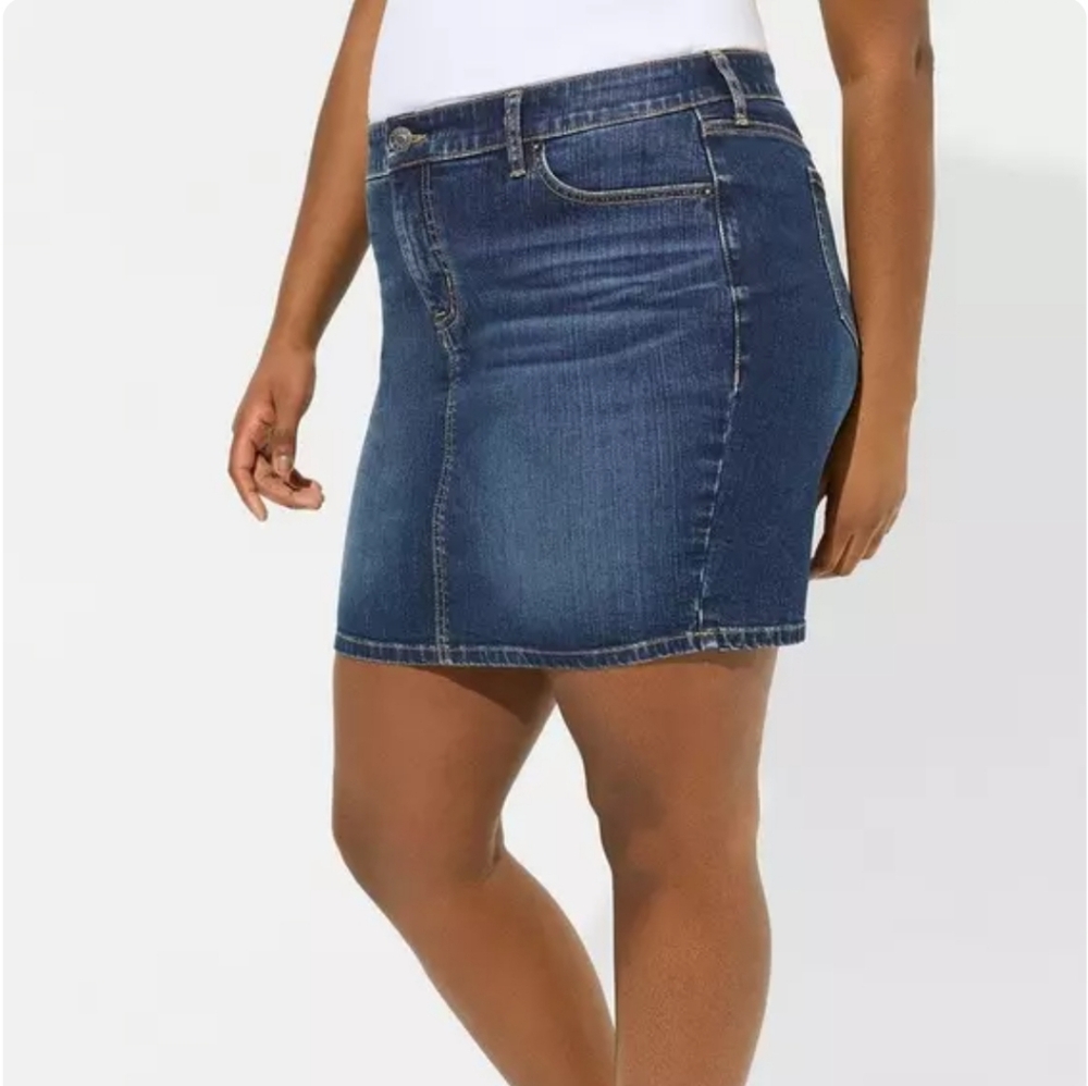 Torrid Mini Denim Skirt, size 20. NWT! - Picture 2 of 7